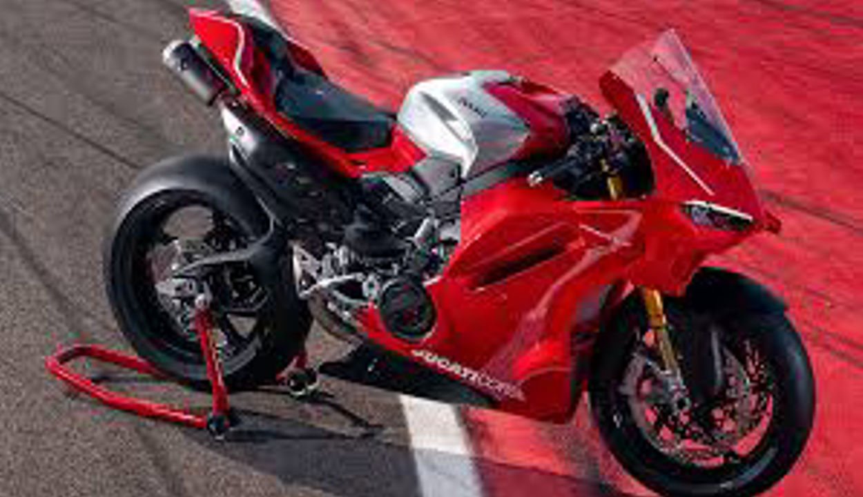 Ducati Panigale V4 Tricolore price in India