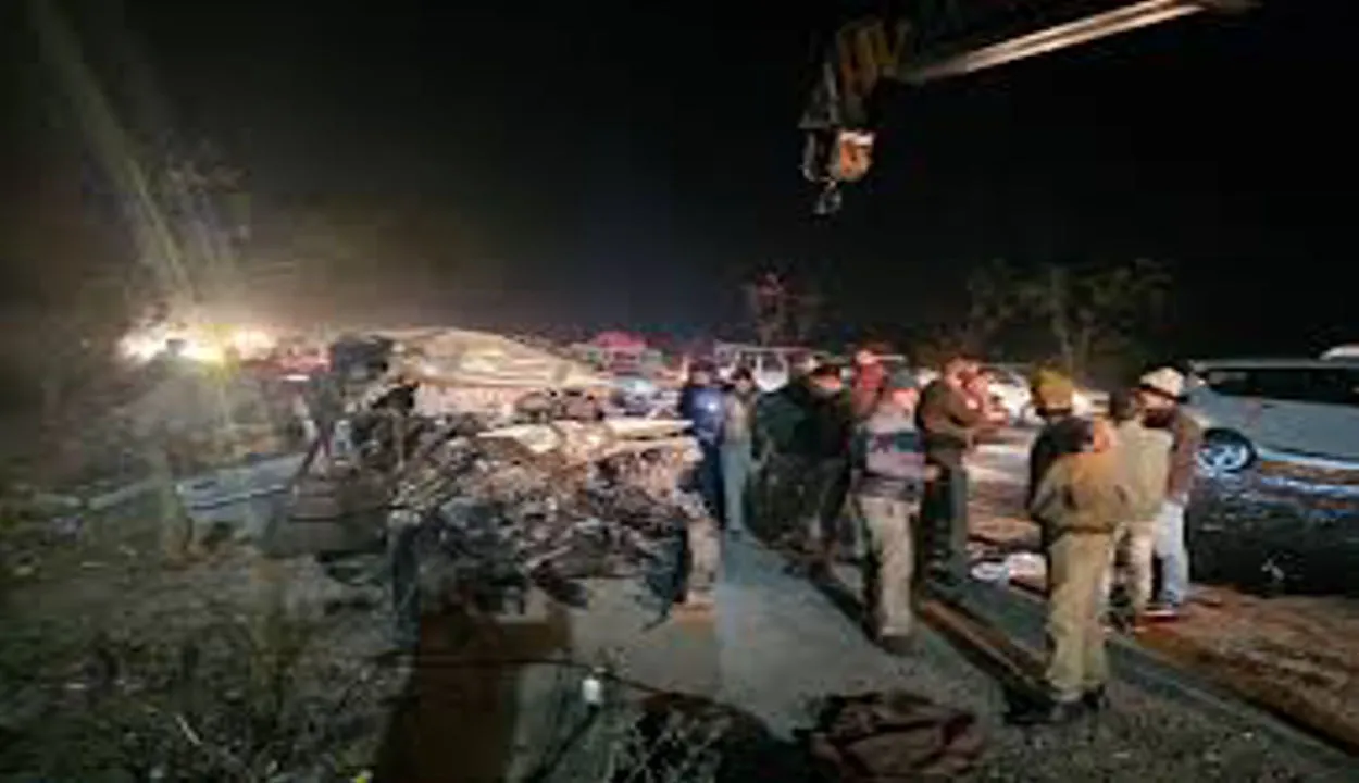 Prayagraj Road Accident