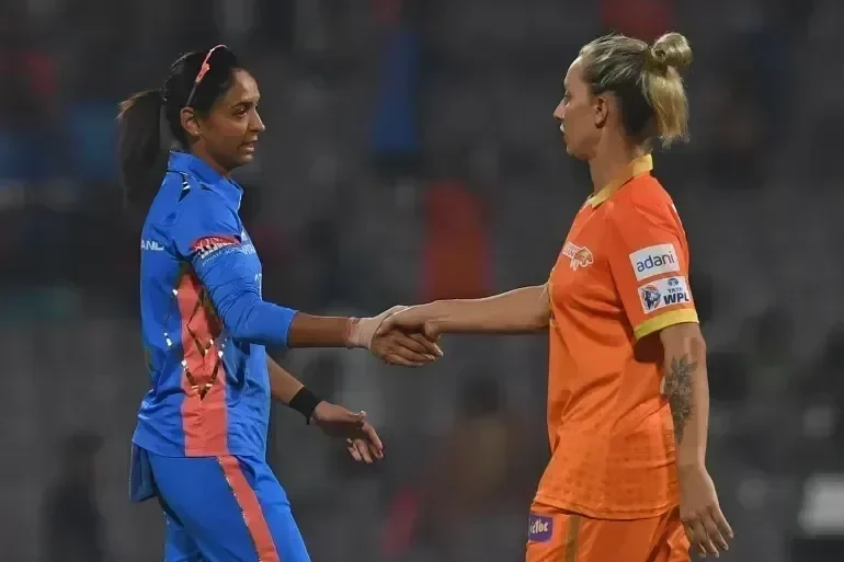 Women Premier League: डब्ल्यूपीएल 2026 में नंदिनी शर्मा का शानदार कारनामा, दिल्ली के लिए रचा नया कीर्तिमान