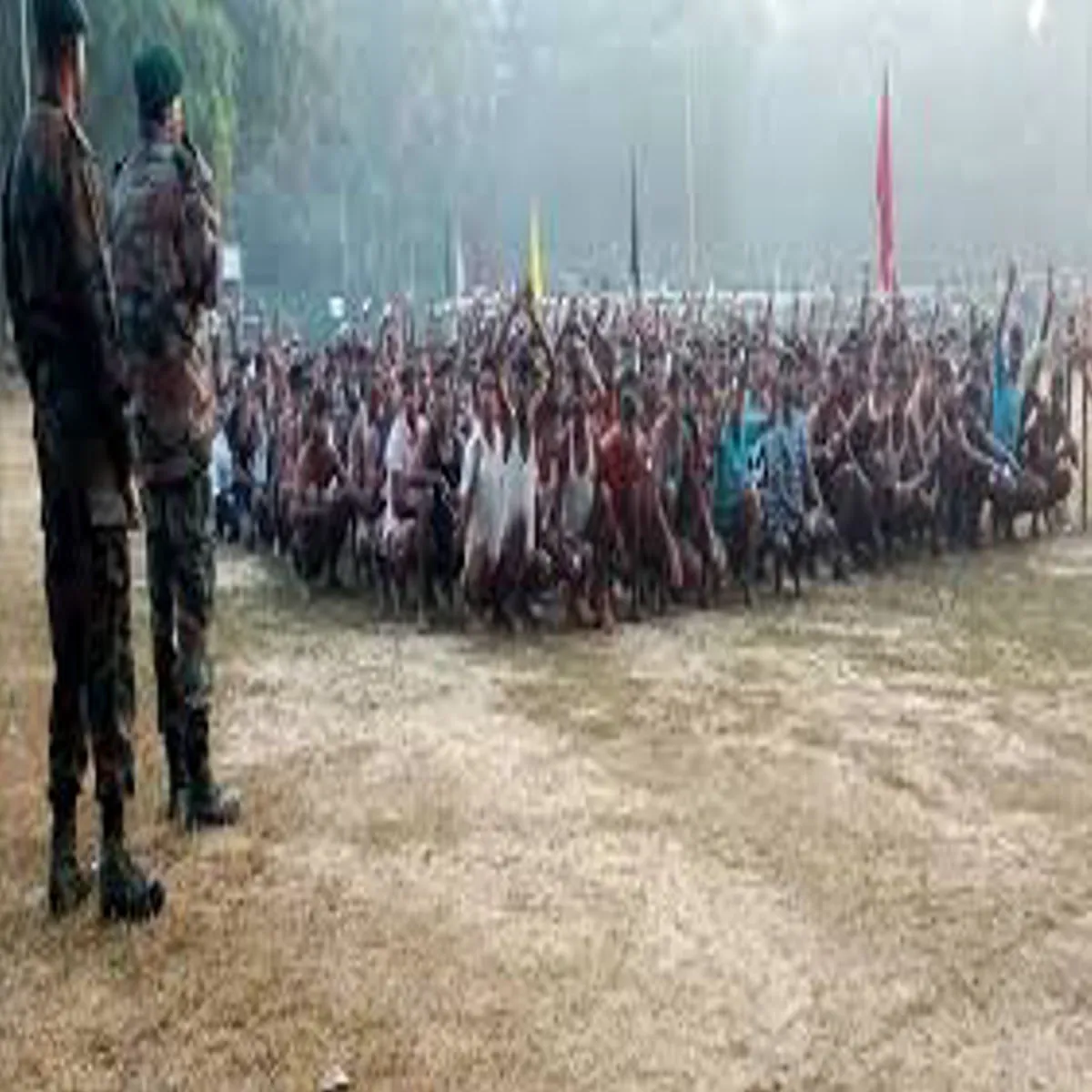 Armyagniveer Armyagniveer Varasi Rijn Men Aavedn