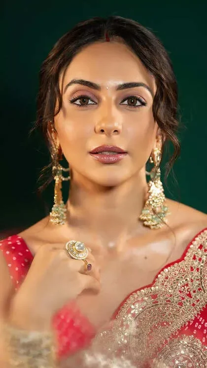 Bollywood - – - रकुल - प्रीत - ने - चमक-दमक - के - पीछे