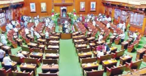 Breaking - – - विवादास्पद - टिप्पणियों - को - लेकर - कर्नाटक - विधान