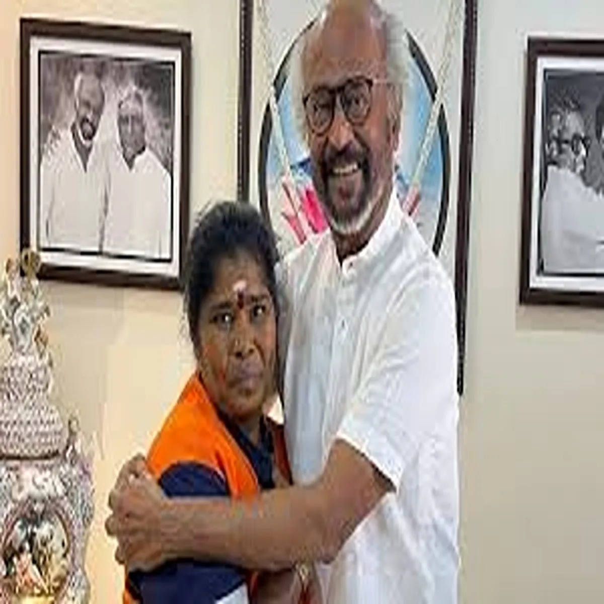 Rajinikanth Rajinikanth Eemandari Uphar Phir Bhi