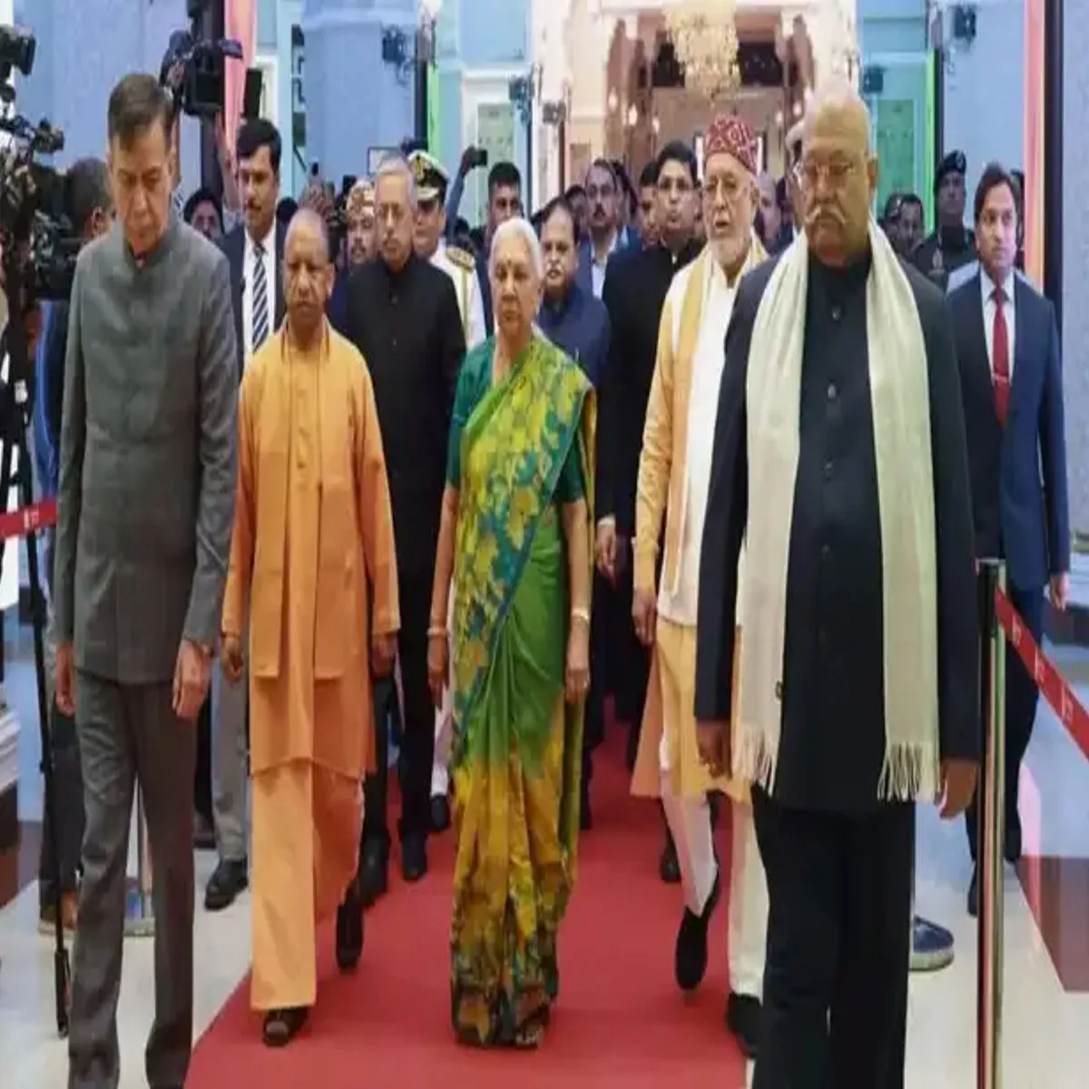 Upeconomy Upeconomy Aarthik Smiksha Men Dikha