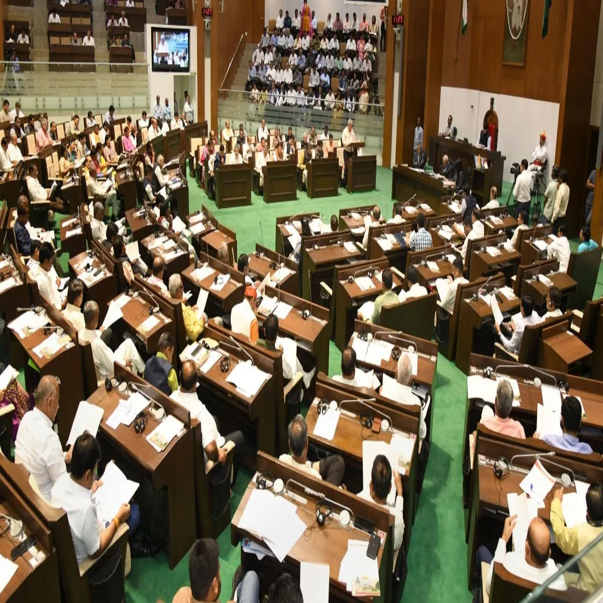 Uccbill Uccbill Gujrat Men Sman Nagrik