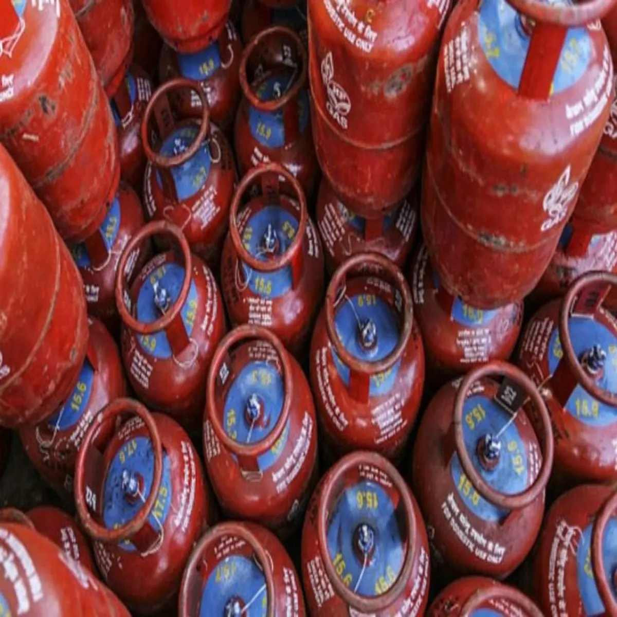 Lpgprice Lpgprice Aapurti Chunautiyon Bich Silendr