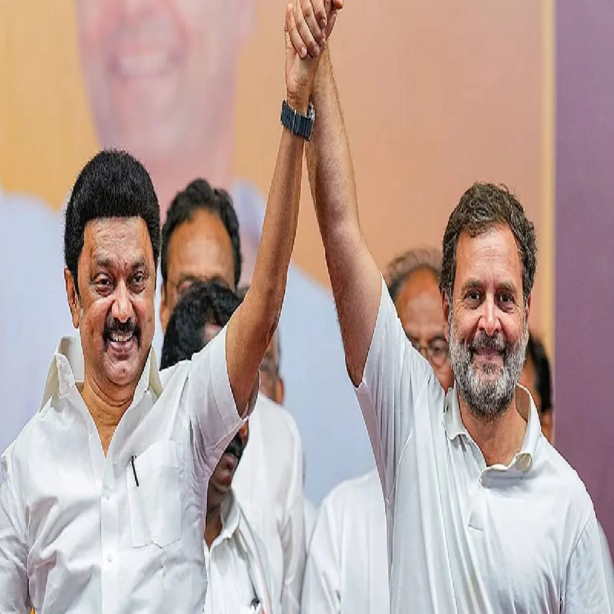 Electionupdate Electionupdate Tmilnadu Men Sit Bntvare