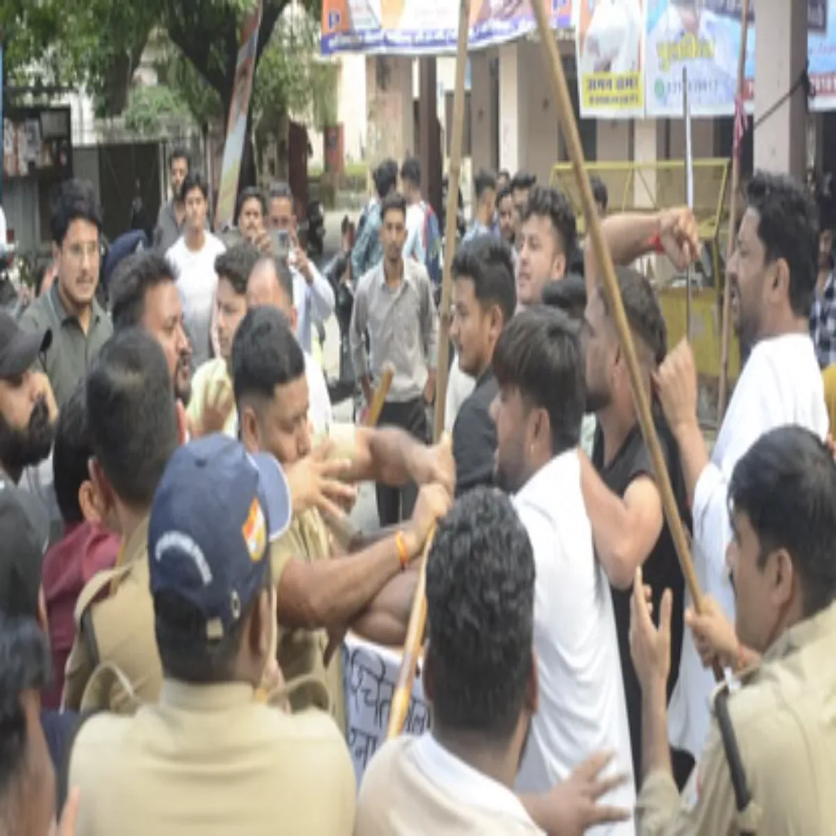 Campusclash Campusclash Dievi Klej Smaroh Bad