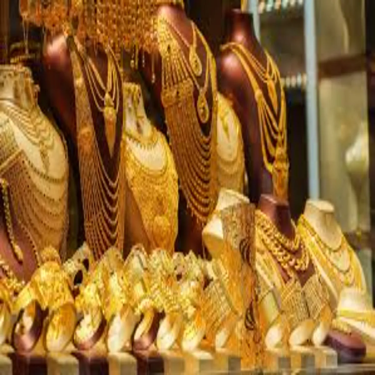Golddemand Golddemand Vaishvik Anishchitta Bich Sone