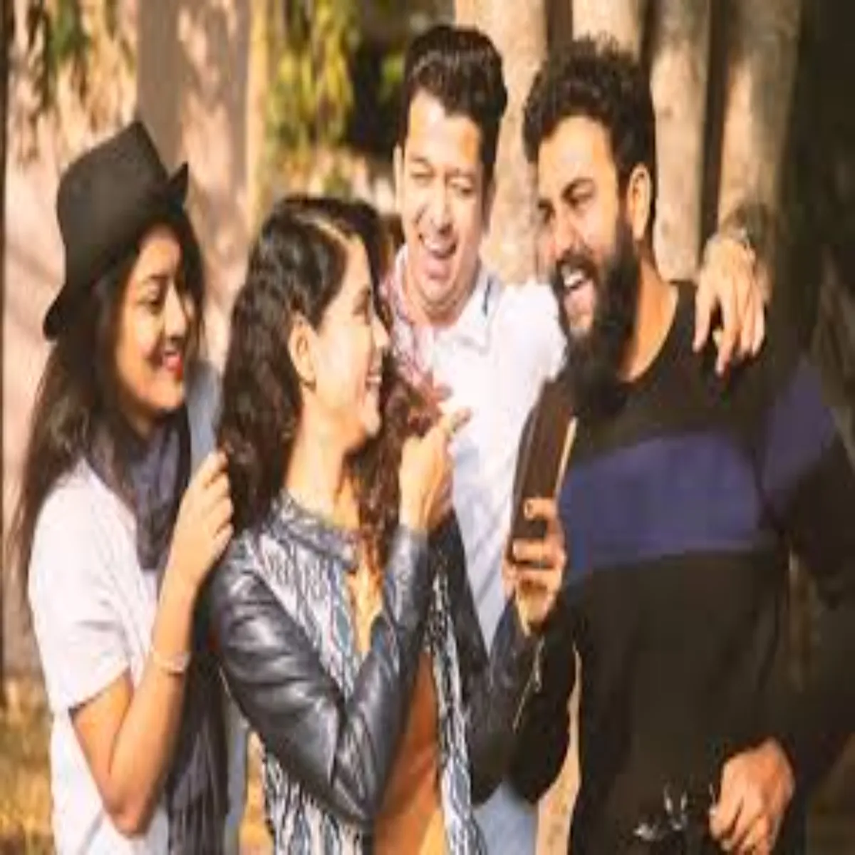 Tolyamory Tolyamory Yuvaon Men Chrcha Vishy