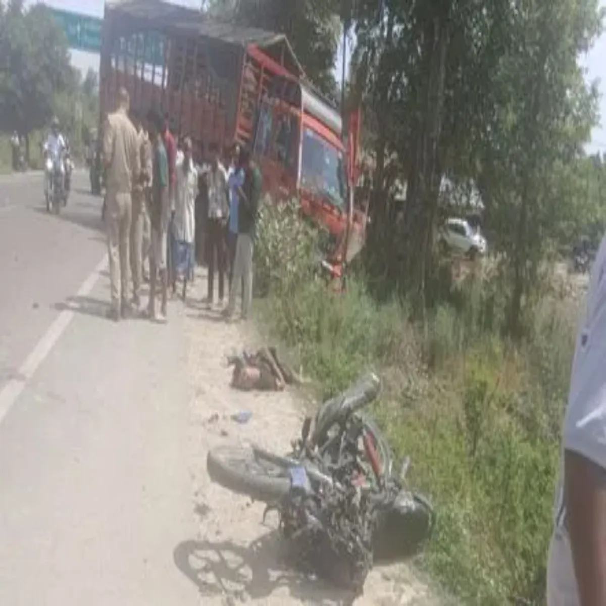Roadaccident Roadaccident Bhraich Men Sdk Hadse