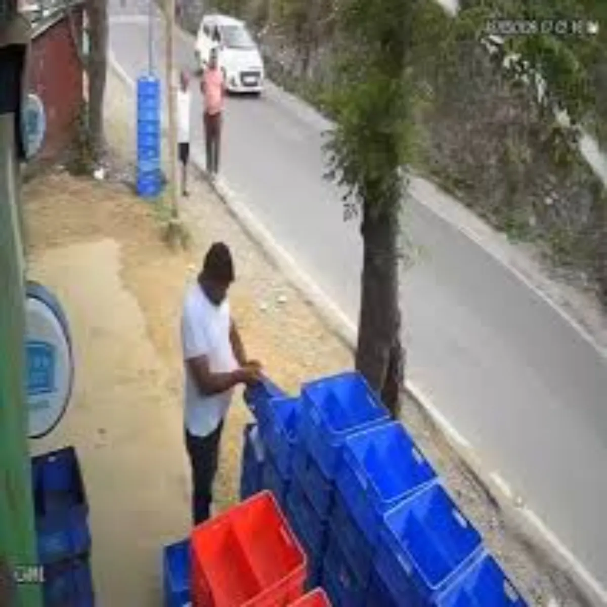 Viralvideo Cctv Viralvideo Bhimtal Men Dukan