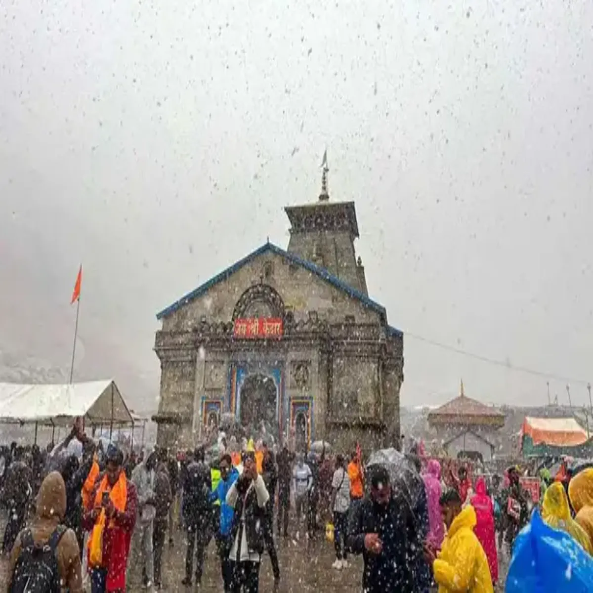 Chardhamyatra Chardhamyatra Barish Alrt Bich Yatriyon