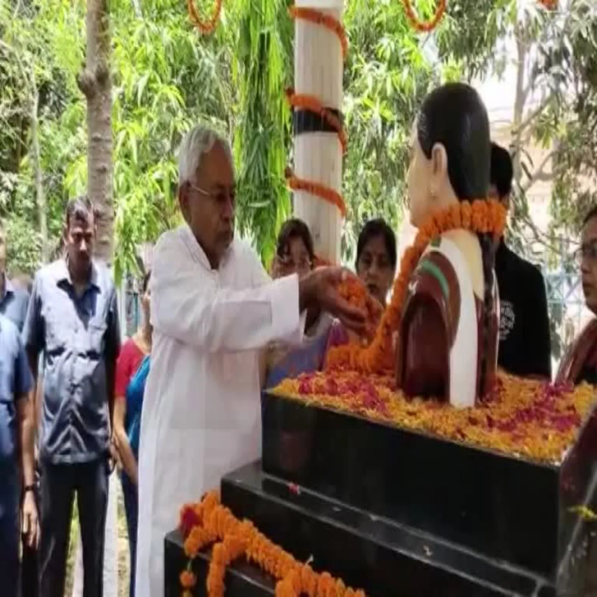 Tribute Tribute Klya Bigha Phunche Nitish