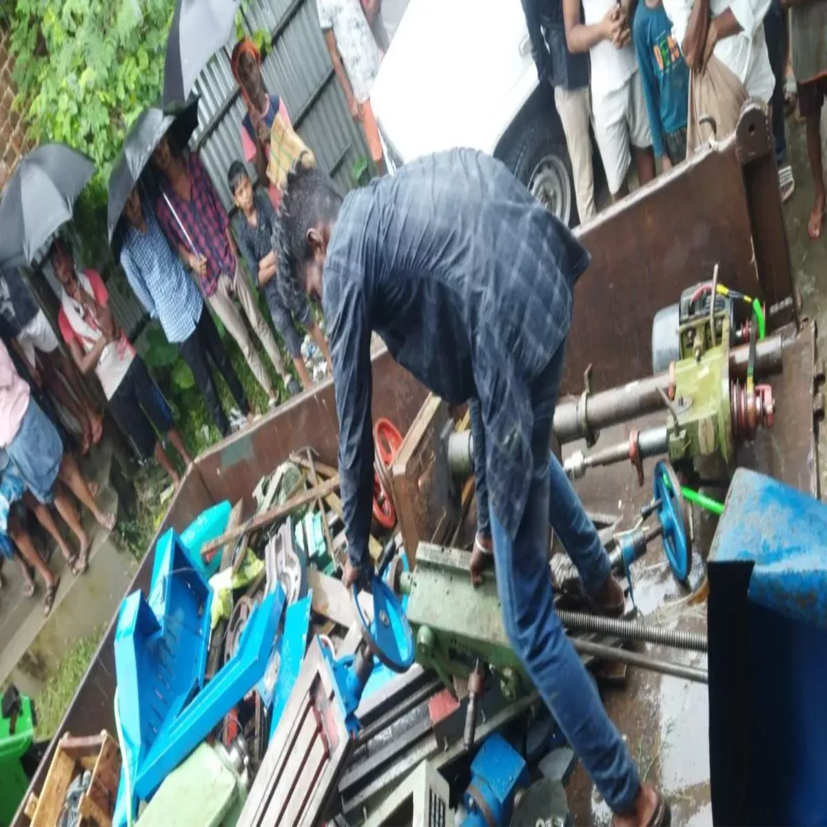 Stfaction Stfaction Puriya Men Bhumigt Avaidh