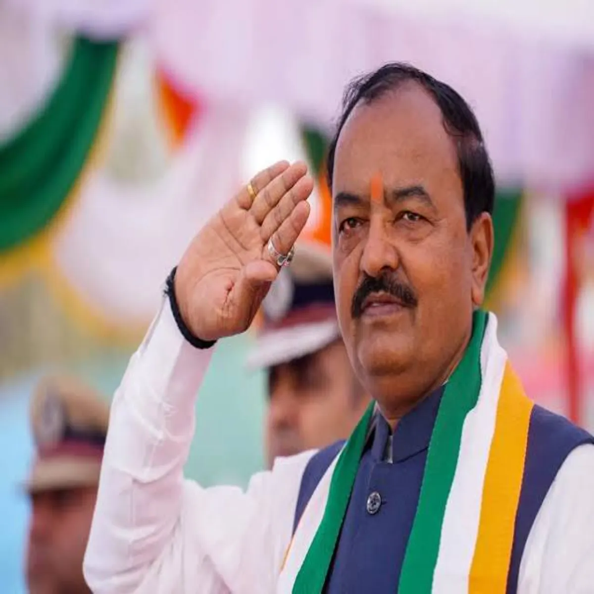 Governance Governance Shtabdi Ekspres Jhansi Phunche