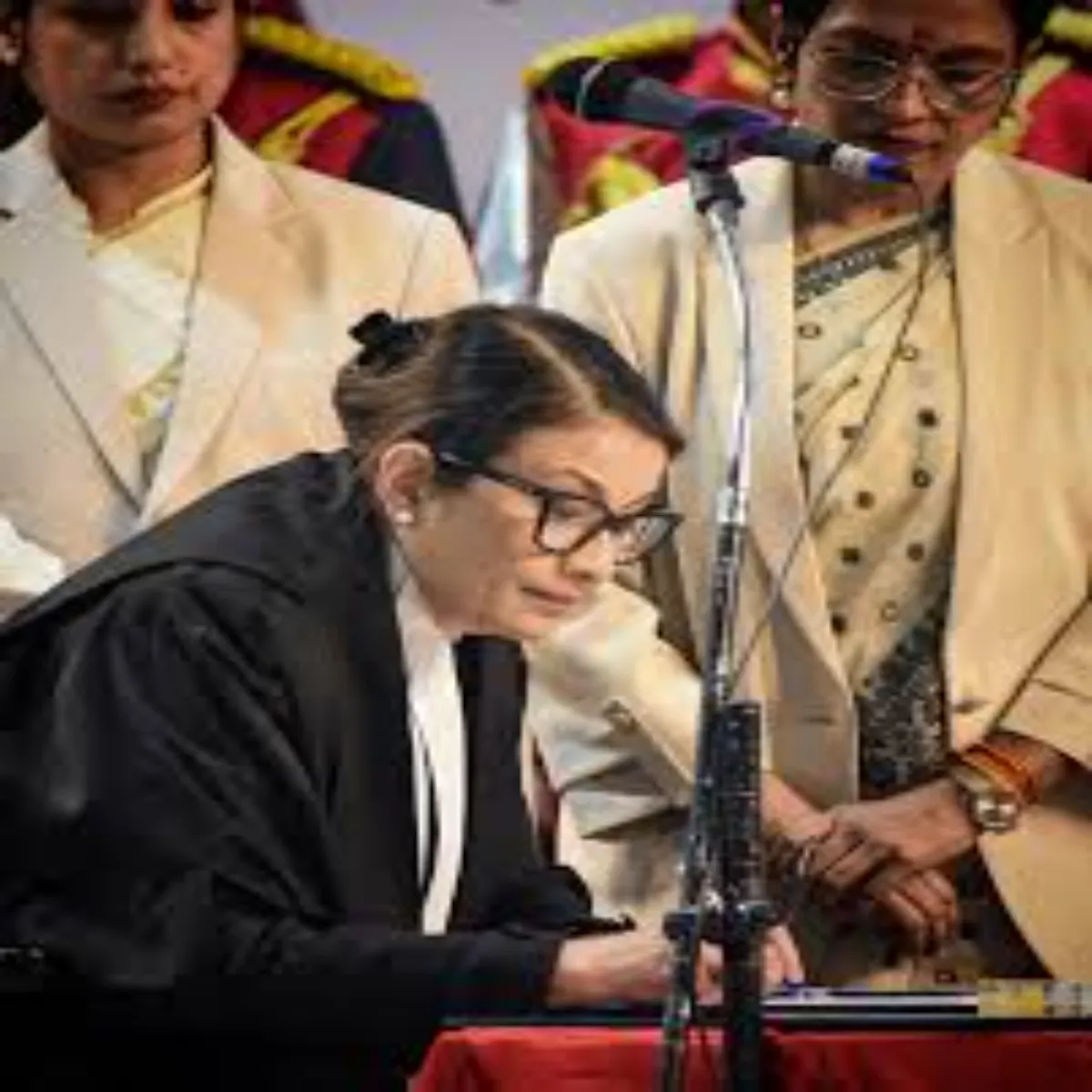 Chiefjustice Chiefjustice Jstis Minakshi Mdn Ray