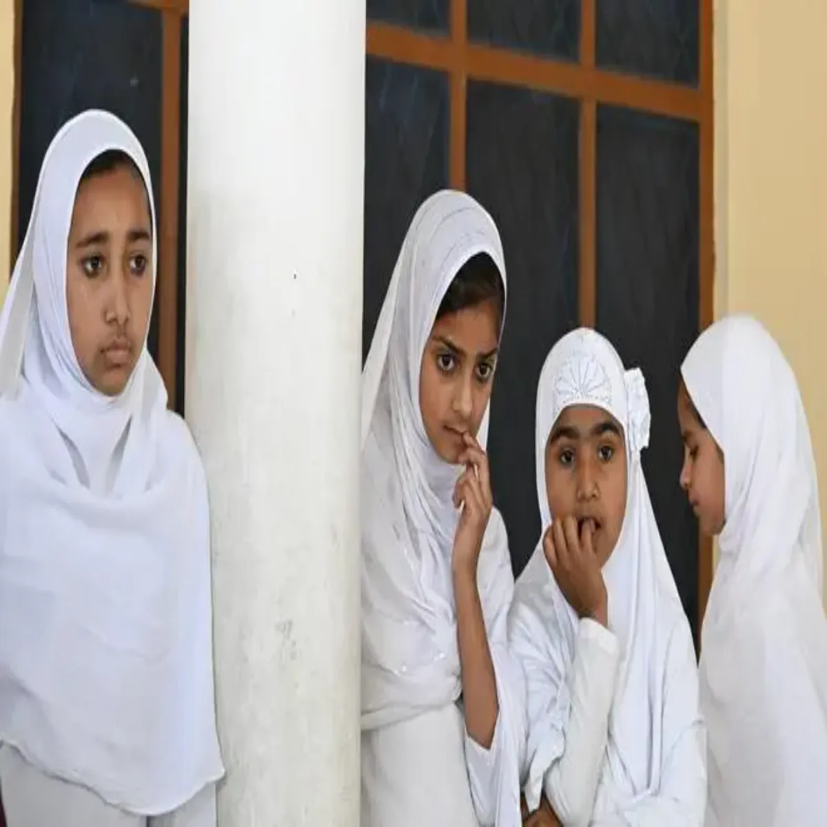 Minorityeducation Minorityeducation Alpsnkhyk Snsthanon Manyta Prkriya