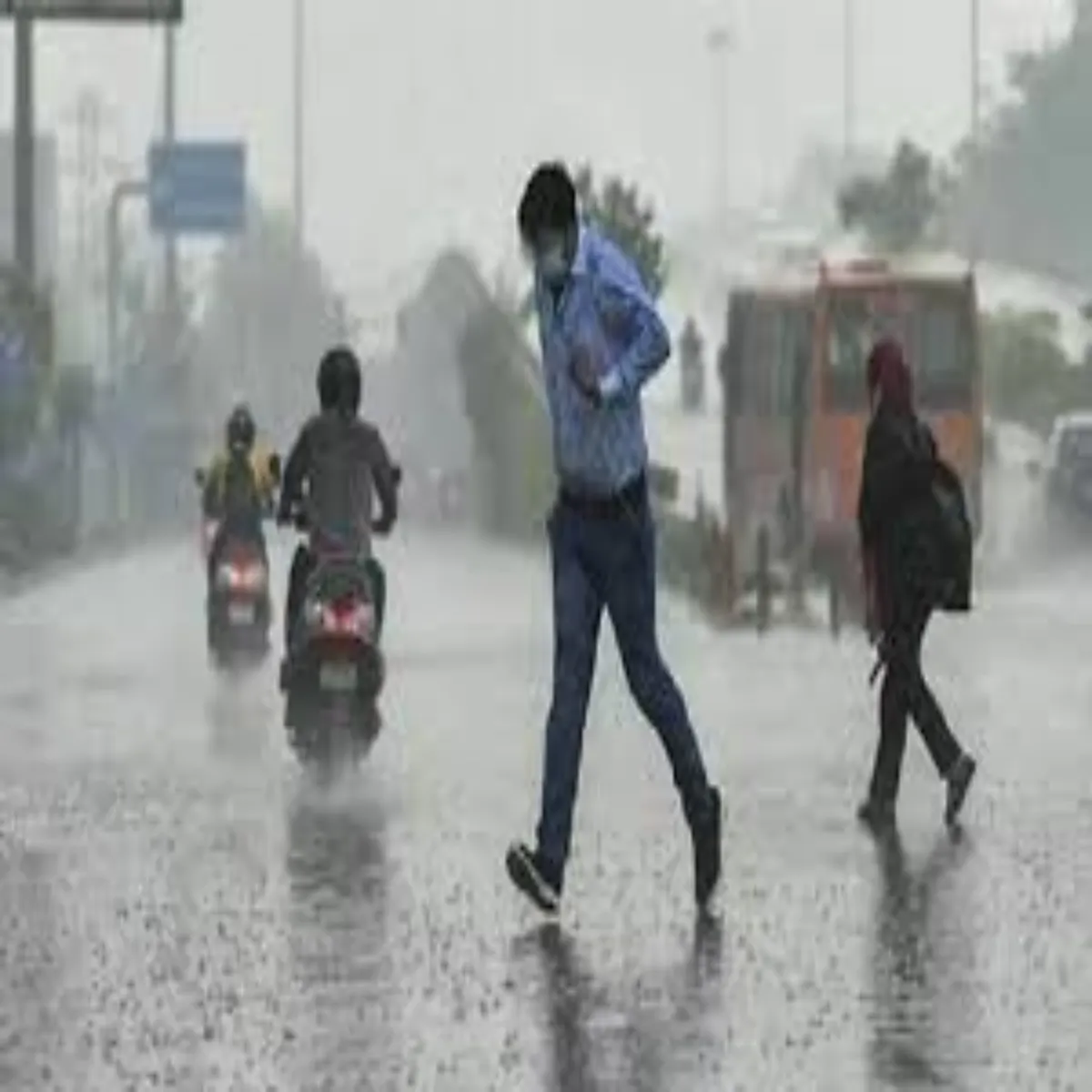 Monsoon Monsoon Desh Kee Hisson Men