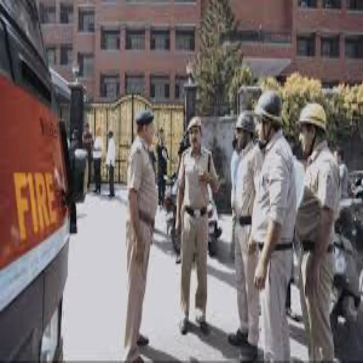 Securityalert Securityalert Dhmki Bad Dehradun Men