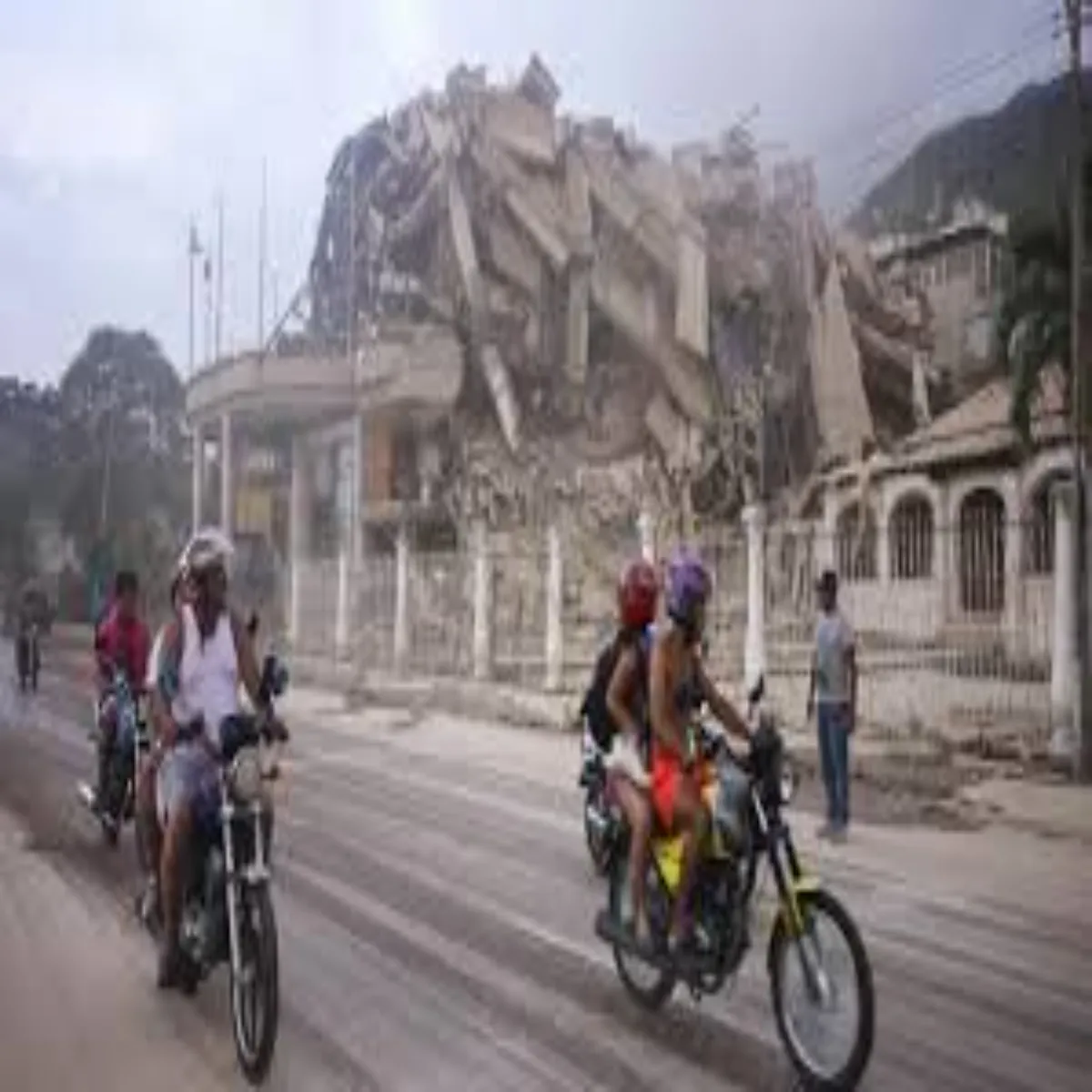 Earthquake Earthquake Venejuela Men Bhuknp Khbron