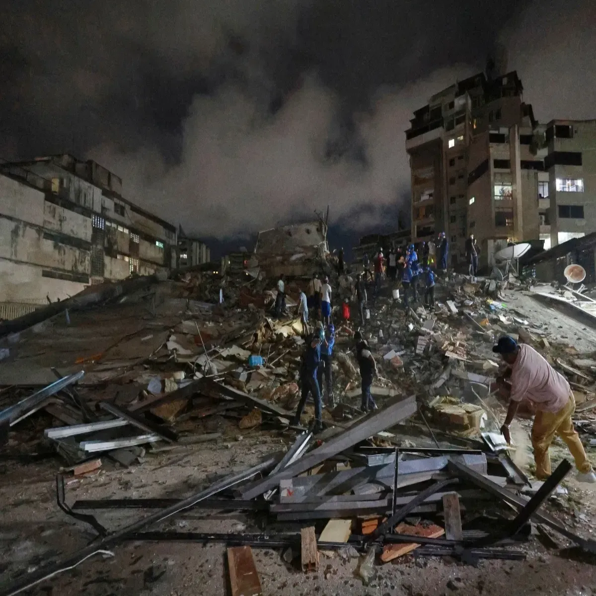 Earthquake Earthquake Venejuela Men Bhish Bhuknp