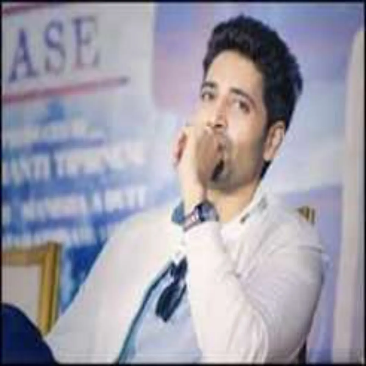 Adivisesh Adivisesh Hindi Sinema Men Kdm