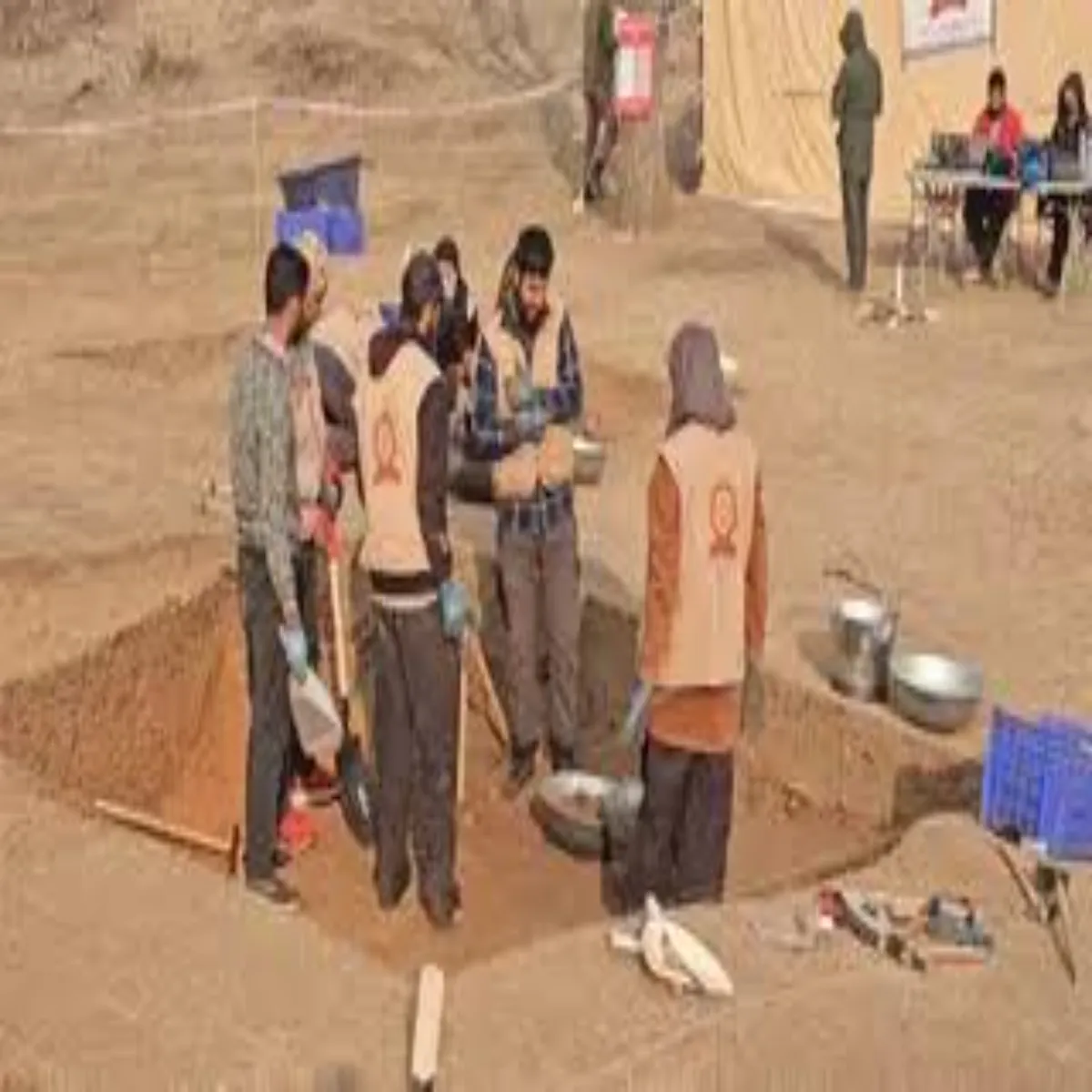 Archaeology Archaeology Raybreli Men Surng Chrcha