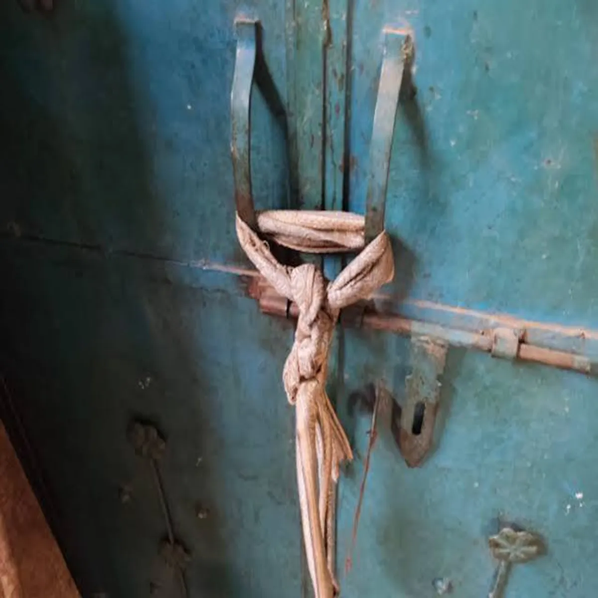 Theft Theft Bajpur Men Bnd Mkan
